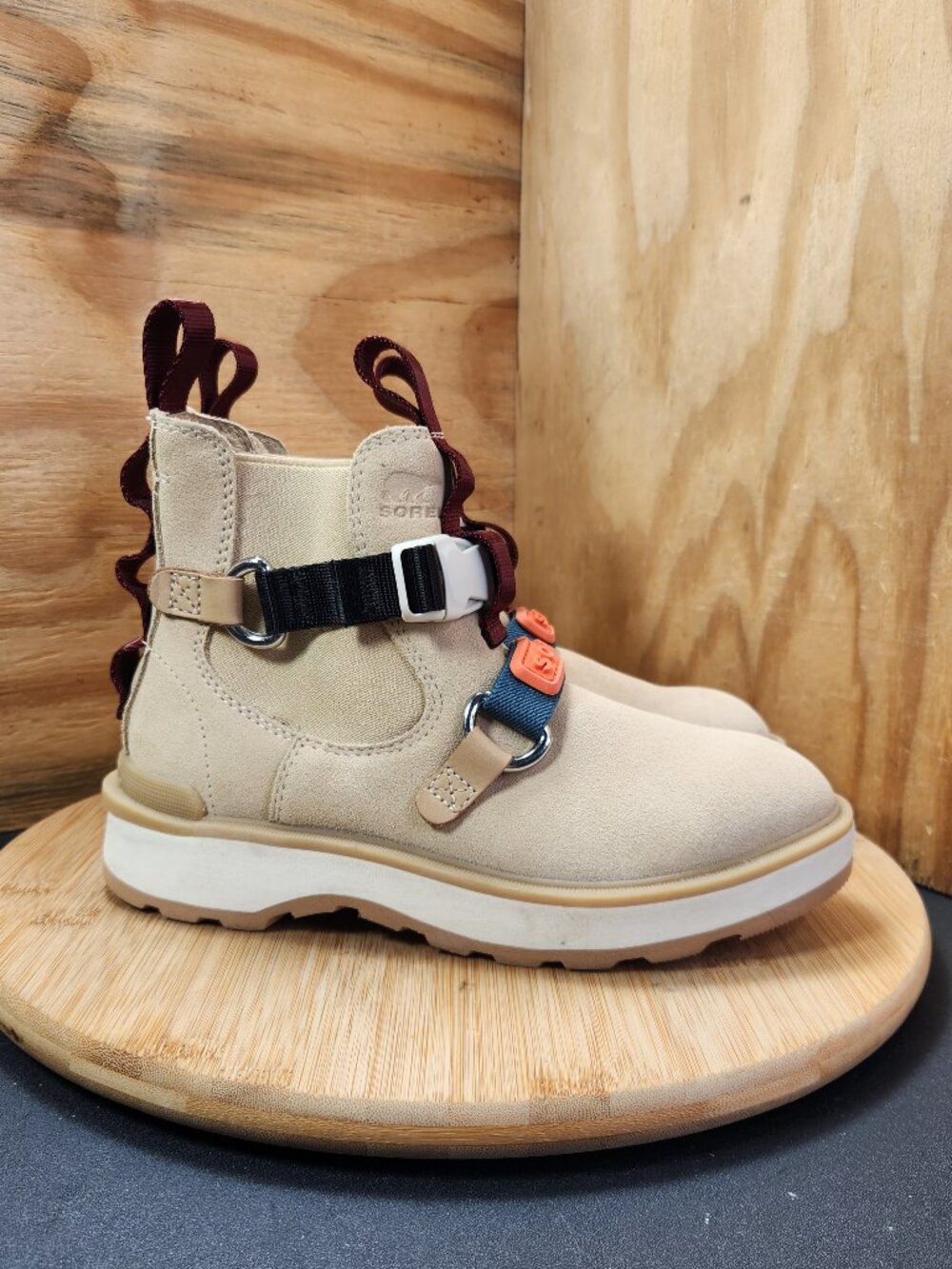 Sorel Hi Line EQ Womens Tan Chelsea Suede Leather Winter Snow Boots Size 6